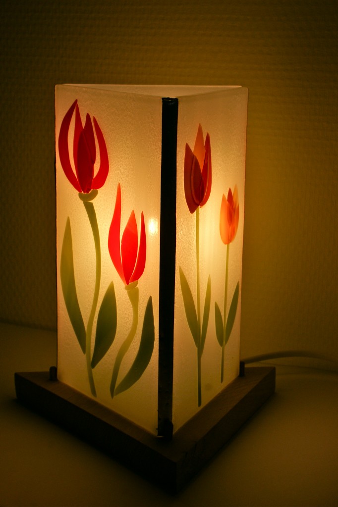 Lampe 3 pans - Motif Tulipes - 12cmx20cm - Socle chêne naturel